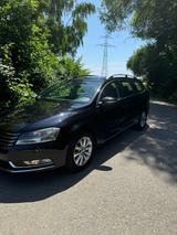 Volkswagen VW Passat 2.0 TDI Comfortline (Rentner) - Volkswagen Passat aus 2011: Kombi