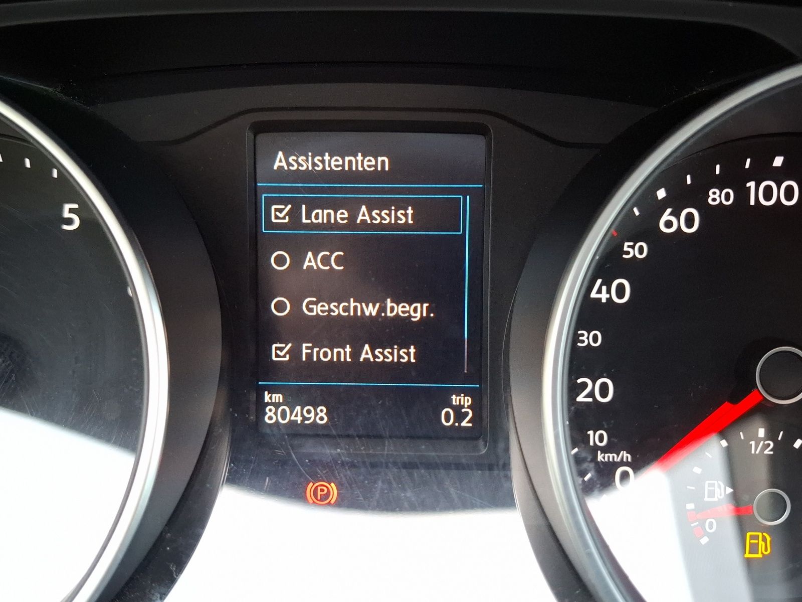 Fahrzeugabbildung Volkswagen Tiguan TSI Life LED CarPlay ACC PDC SH 18"