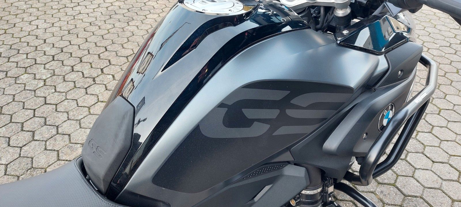 Fahrzeugabbildung BMW R 1250 GS Triple B.  tief  3 Koffer u.v.m