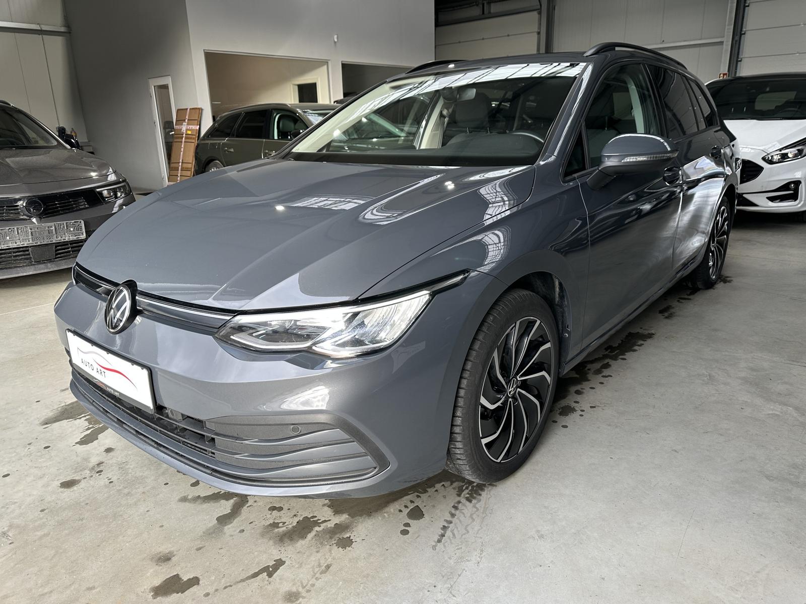 Volkswagen Golf Life Navi Pano AHK SHZ Kamera LED ACC