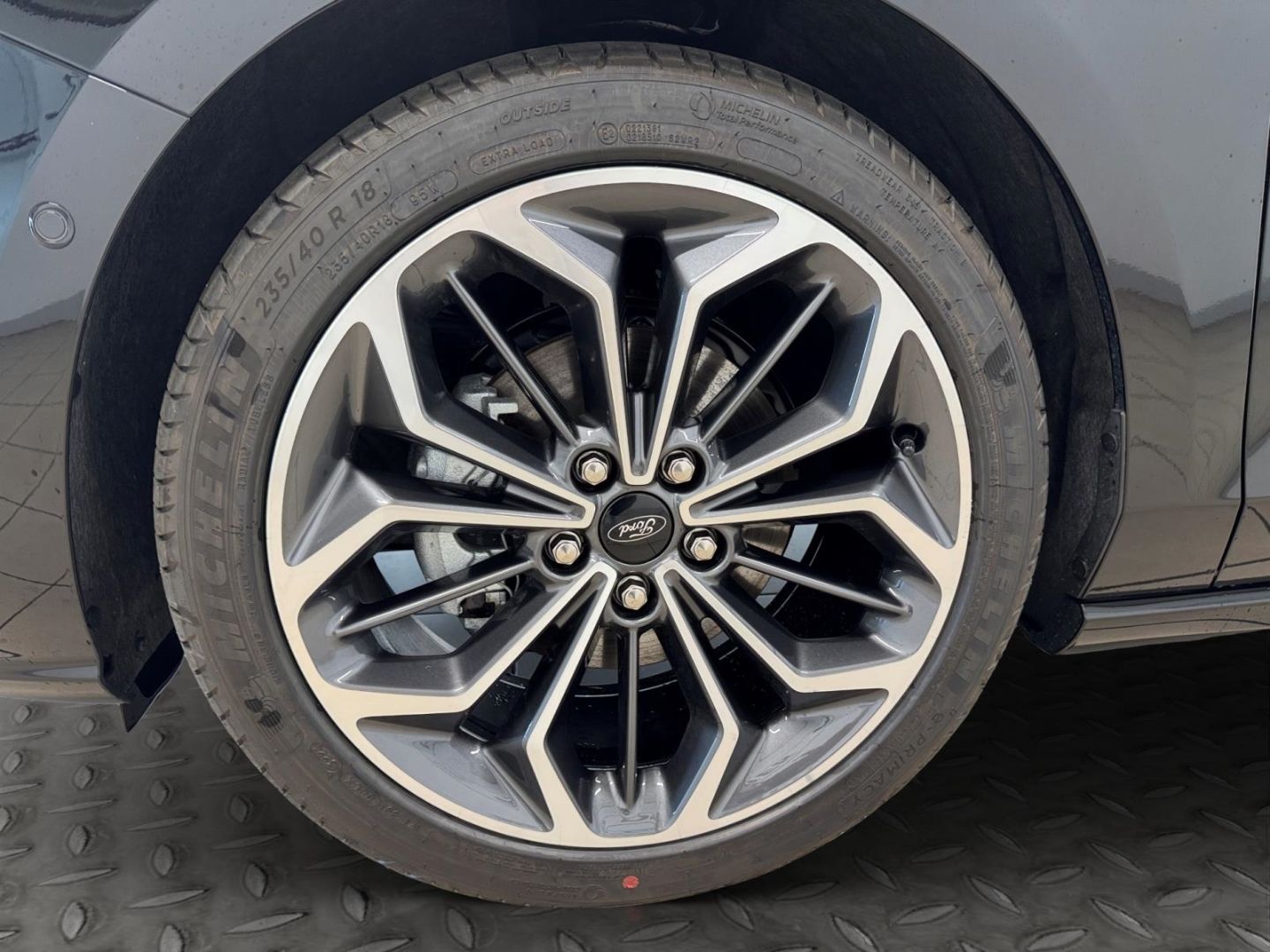 Fahrzeugabbildung Ford Focus Turnier ST-Line X 18 AHK Navi SpurhalteASS