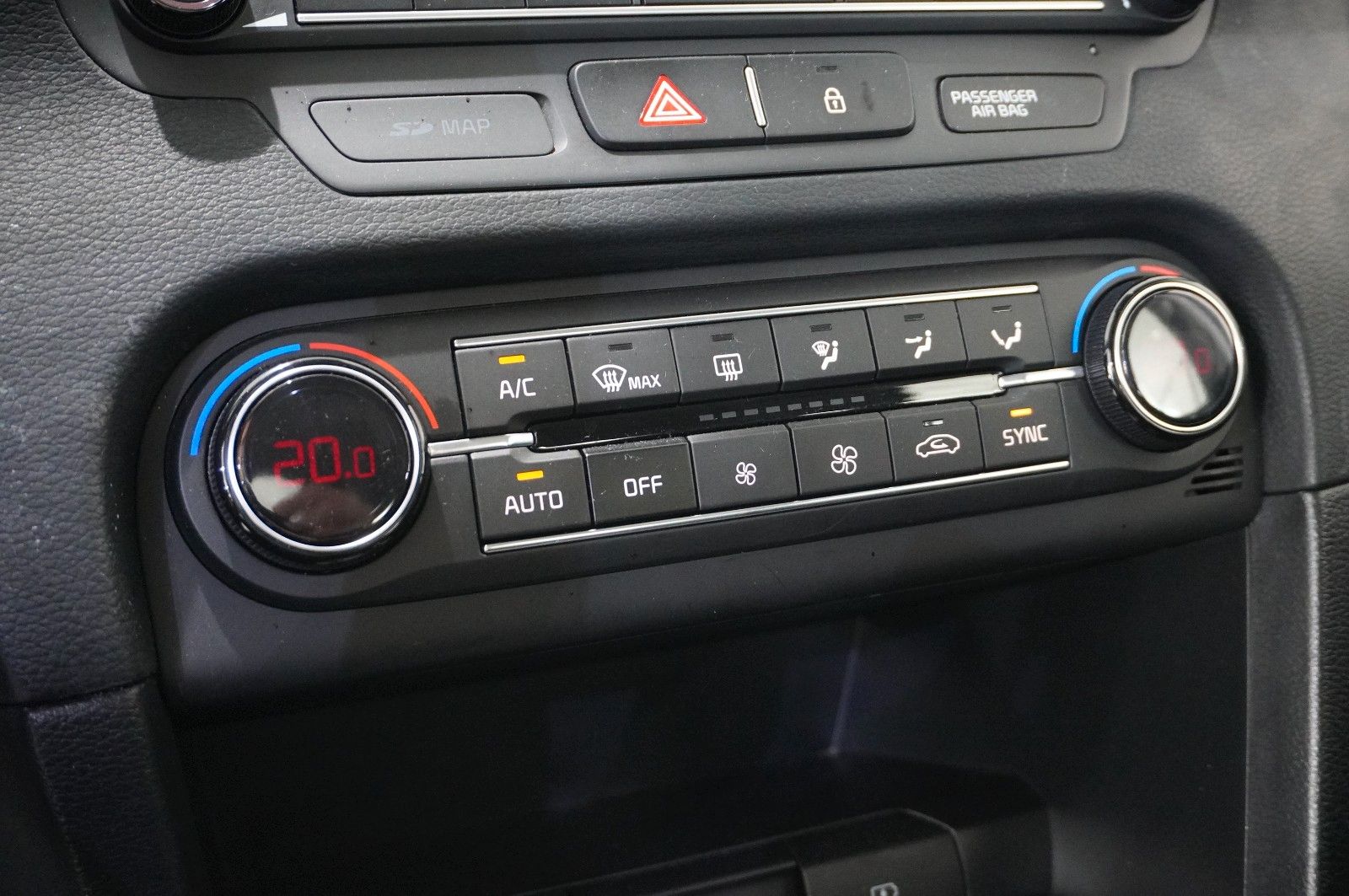 Fahrzeugabbildung Kia cee'd SW 1.6 CRDI 7-DCT DYNAMIC NAVI/LED/KAMERA