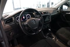VW Tiguan 2.0 TDI Highline R-Line 4Motion | Pano VW Tiguan 2.0 TDI Highline R-Line 4Motion | Pano
