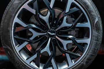 2020 Aston Martin DBX 缩略图 18