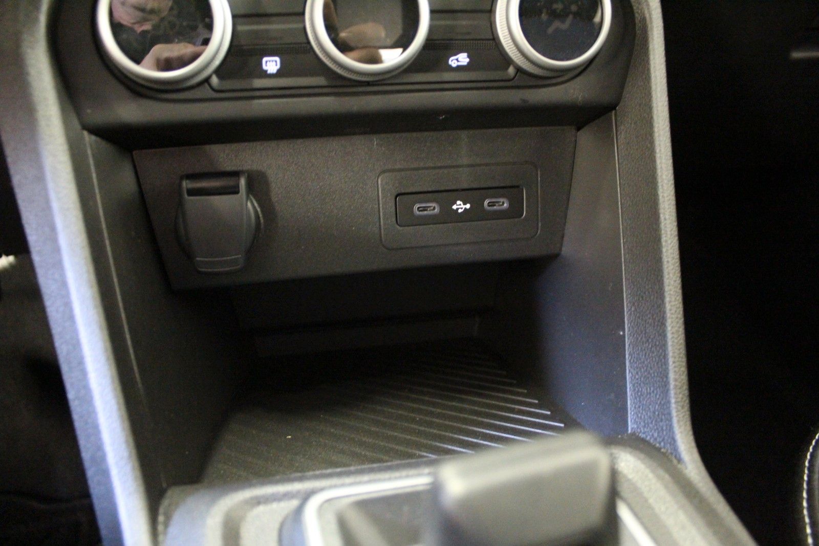 Fahrzeugabbildung Dacia Sandero Expression ECO-G 120 *Sitzhz*LPG