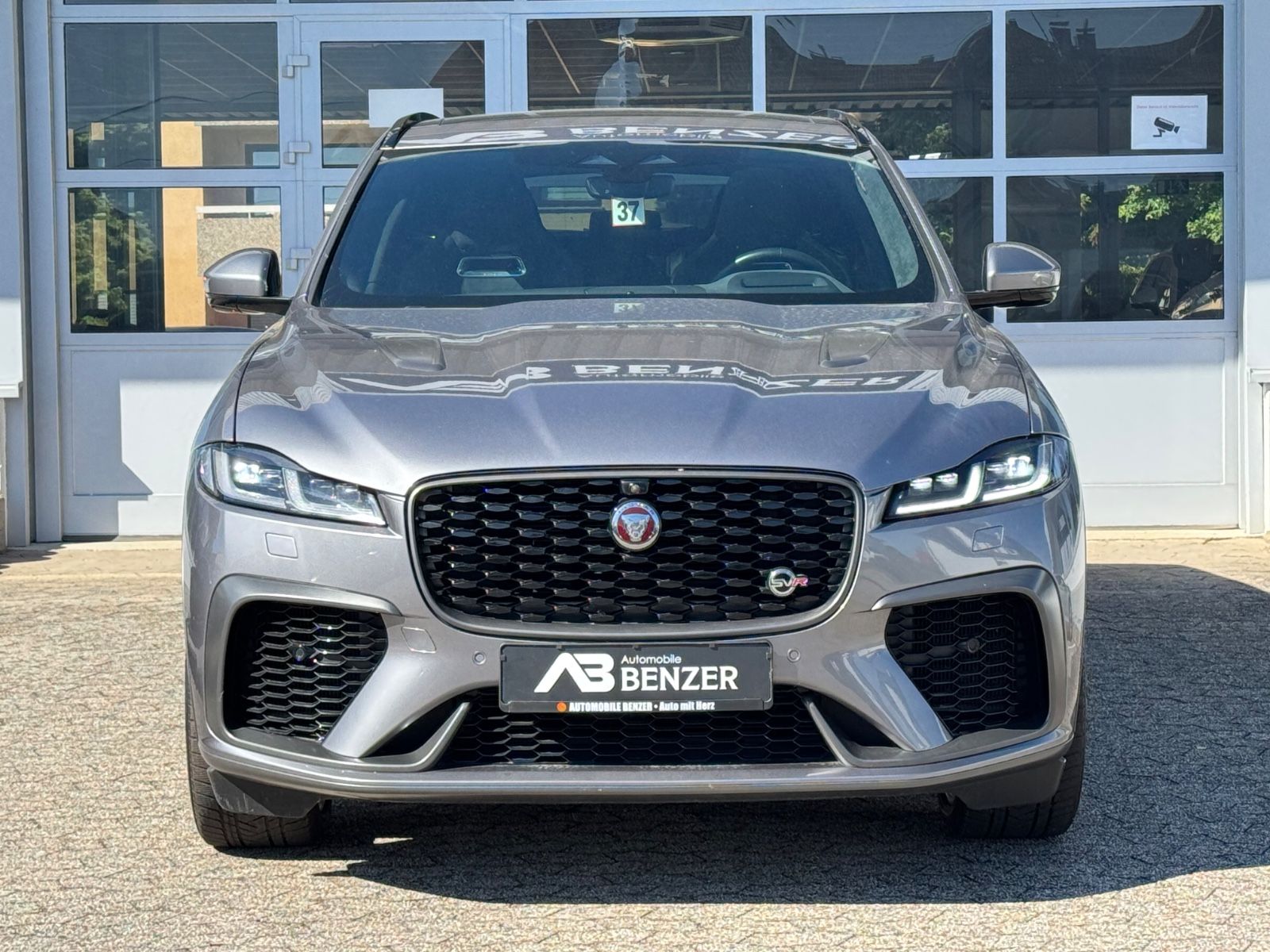 Fahrzeugabbildung Jaguar F-PACE SVR /PANO/MERIDIAN/360°KAM/HUD/AMBIENTE