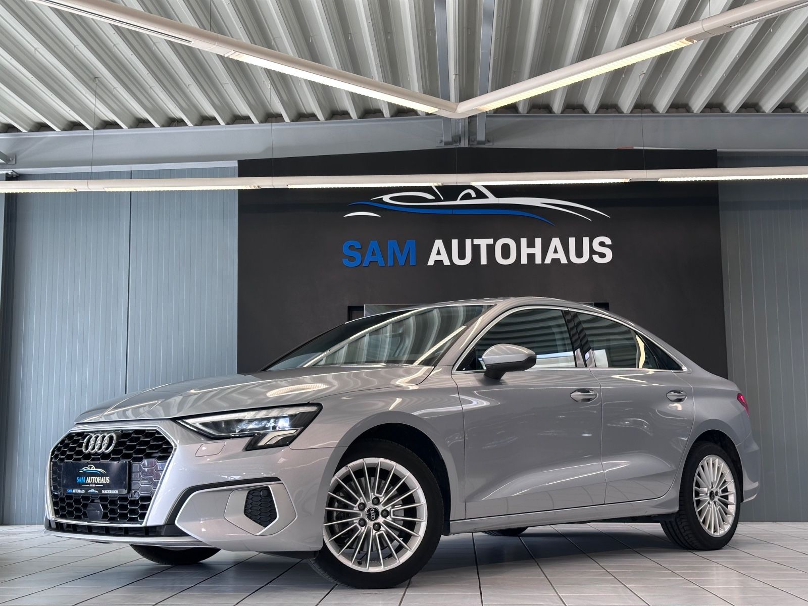 Audi A3 Limousine 30 TFSI advanced /LED/NAVI/TEMP/PDC