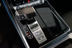 AUDI Q8 50 TDI quattro | S line | Pano | B&O | Matrix AUDI Q8 50 TDI quattro | S line | Pano | B&O | Matrix