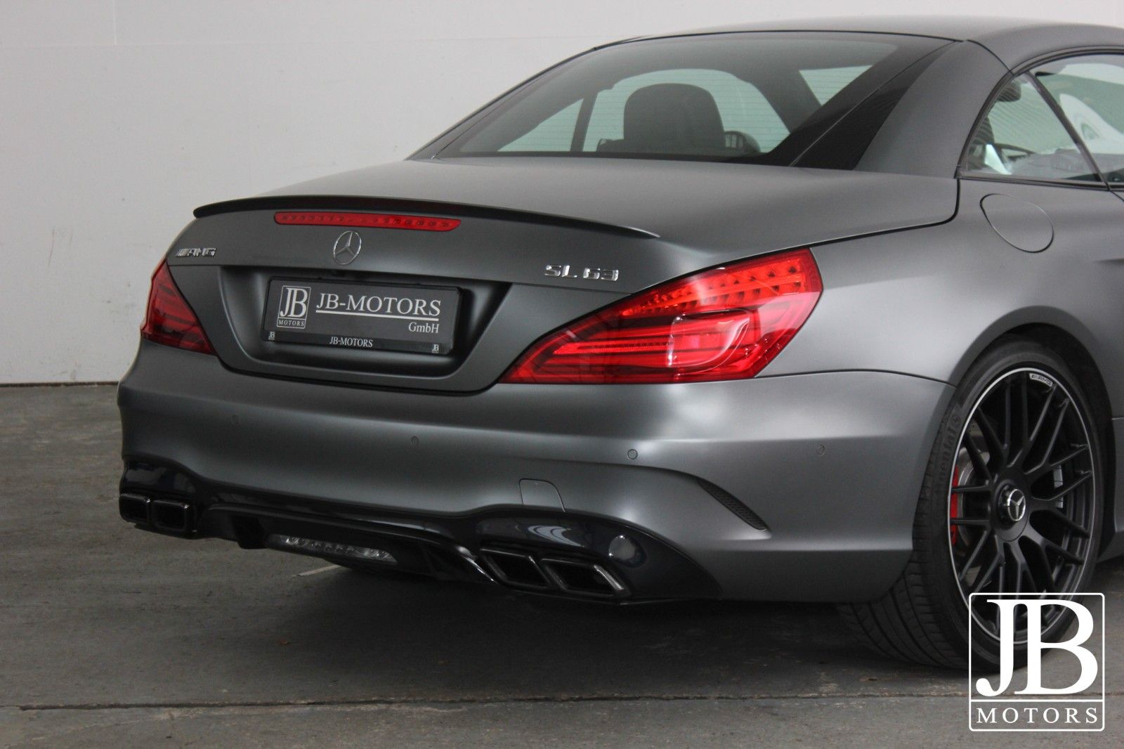 Fahrzeugabbildung Mercedes-Benz SL 63 AMG Designo Bang & Olufsen Junge Sterne