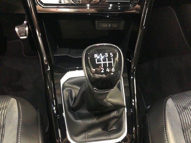 Fahrzeugabbildung Volkswagen T-Roc R-Line 1.0 TSI Sportpaket Navi LED ACC App