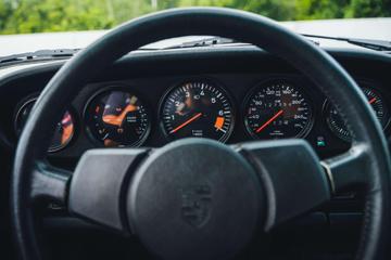 1986 Porsche 911 URMODELL — миниатюра 12