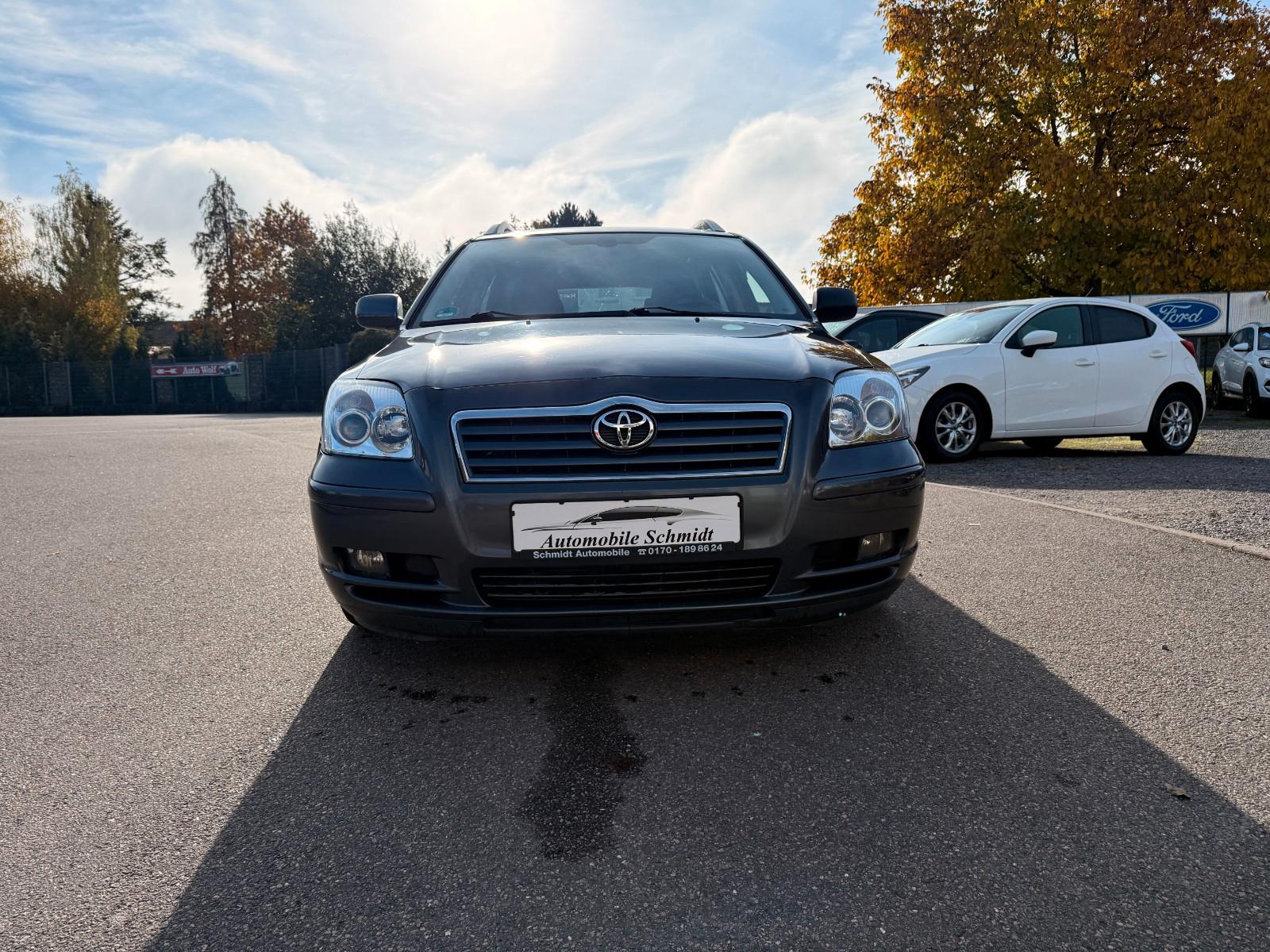 Toyota Avensis 2006 — rear view