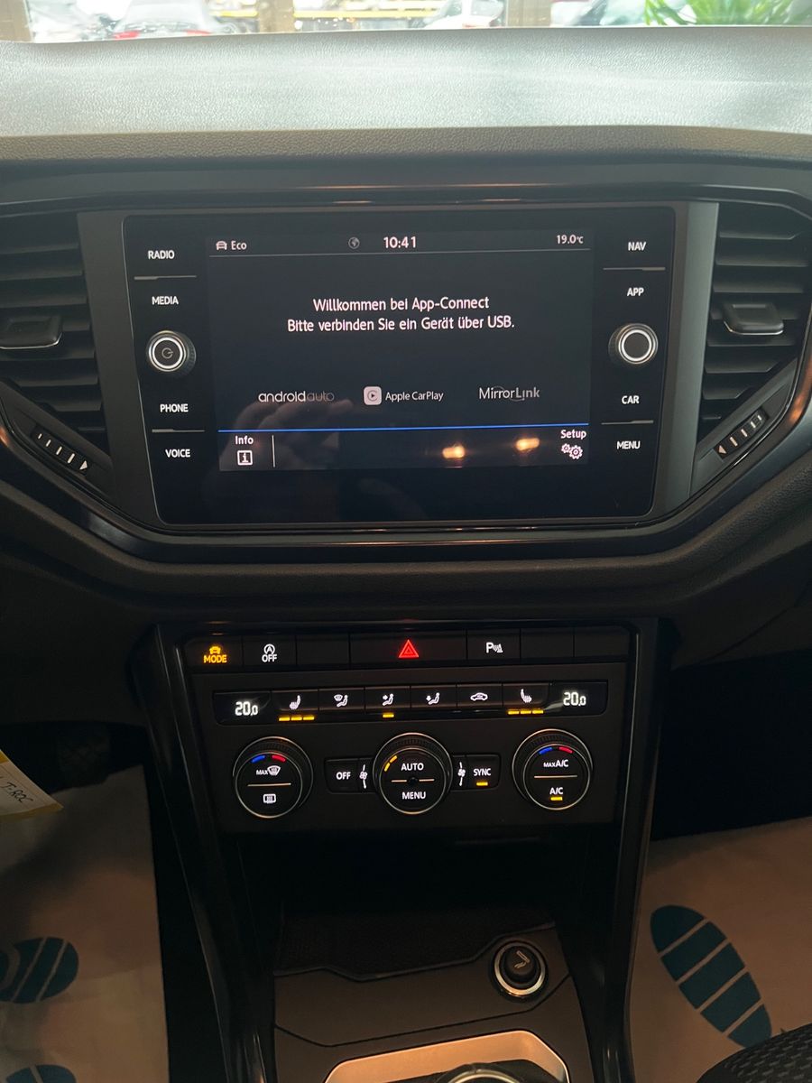 Fahrzeugabbildung Volkswagen T-Roc TDI *NAVI* CAR-PLAY *