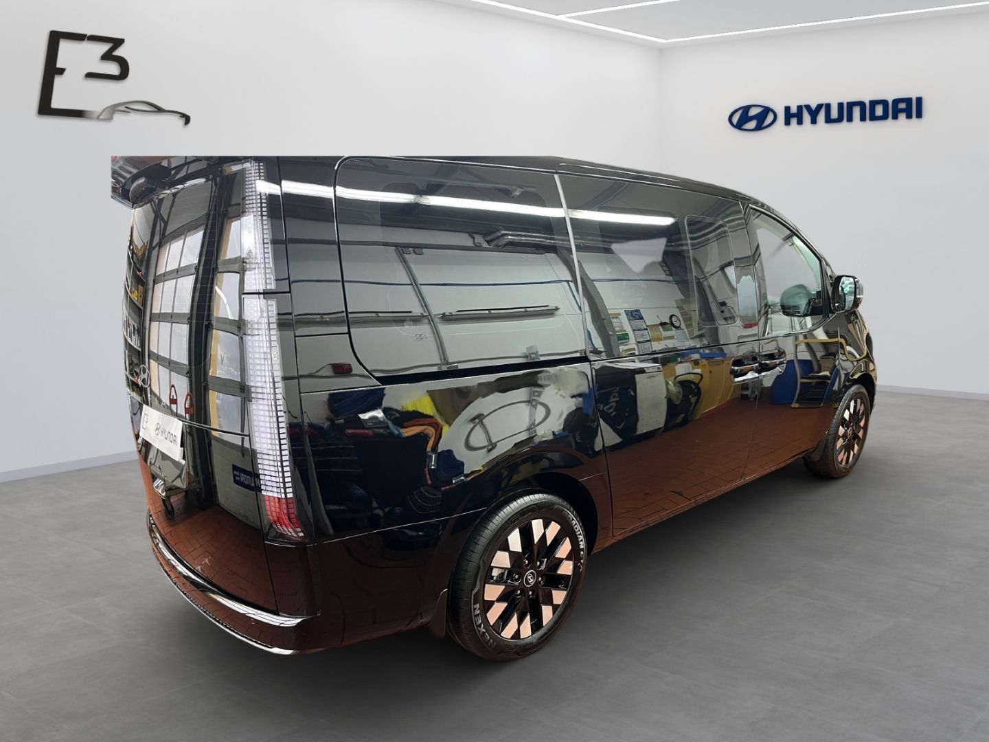 Hyundai STARIA Hybrid 1.6 Turbo 6-AT 2WD SIGNATURE imagem 3
