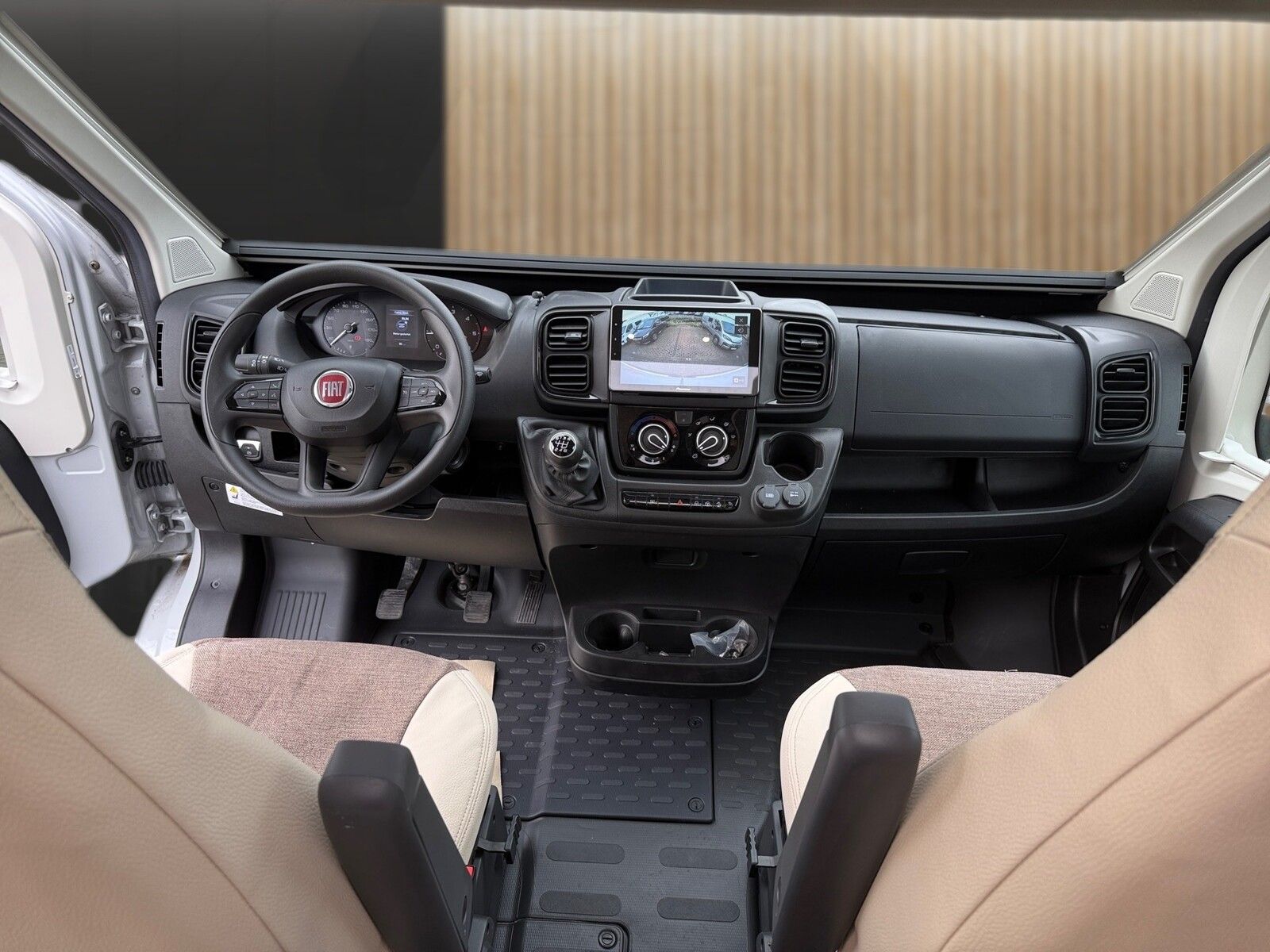 Fahrzeugabbildung Eura Mobil Van V 635 HB 6KW Heizung, Radio DAB, RFK