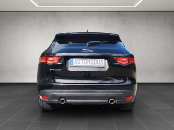 Jaguar F-Pace - 8