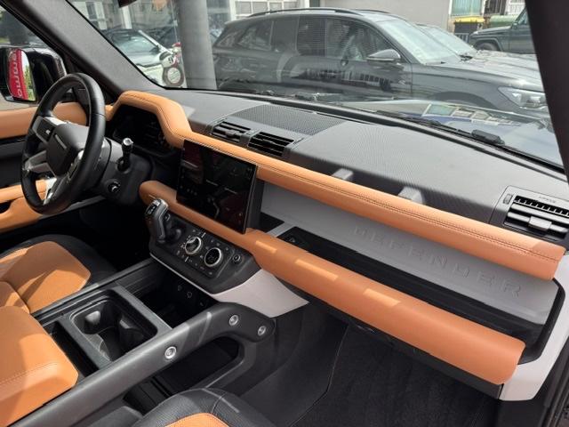 Land Rover 110 P400 X-Dynamic HSE/Black-Tan/Sperrdiff"/20'" – 16