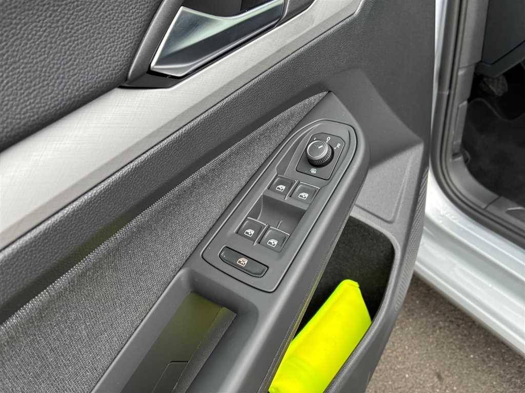 Volkswagen Golf Variant Life 2.0 TDI Winterpaket Standhz