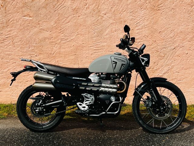 Triumph SCRAMBLER 1200 X MIT 1.HAND NEUWERTIGER ZUSTAND