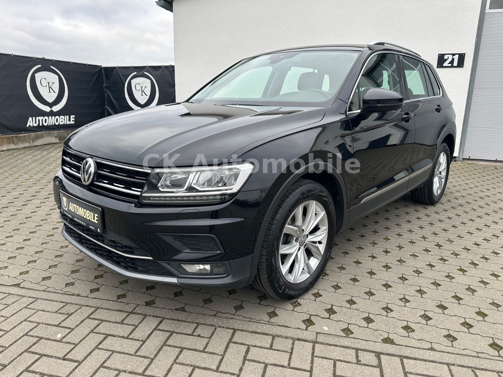 Fahrzeugabbildung Volkswagen Tiguan 2.0TDI Highline BMT 4Motion/DSG/Navi/LED