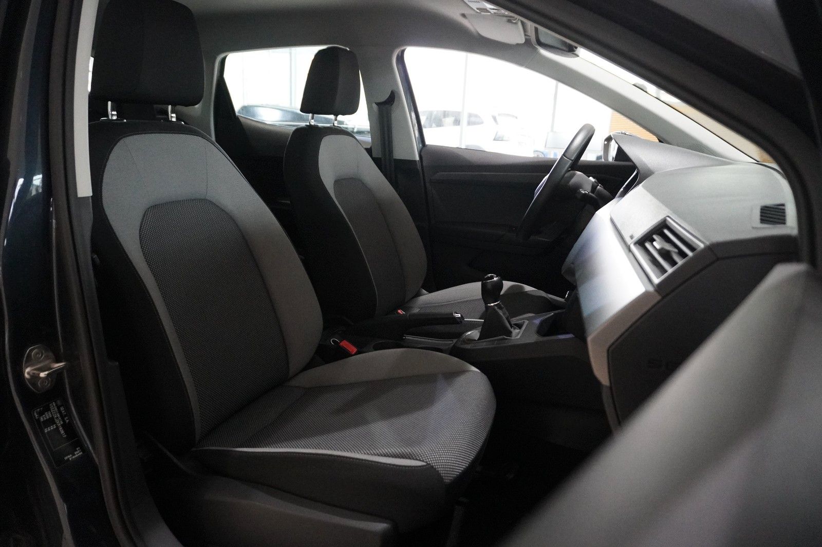 Fahrzeugabbildung SEAT Ibiza 1.0 MPI STYLE 5-TÜR NAVI/PDC/TEMP./NEBEL
