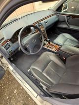 Mercedes-Benz Mercedes E 280 4matic w210 - gebrauchte Mercedes-Benz E 280 aus dem Jahr 2001