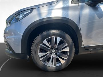 Peugeot 2008 Allure PT 110 Navi+PDC+Carplay+LM+Allwetter