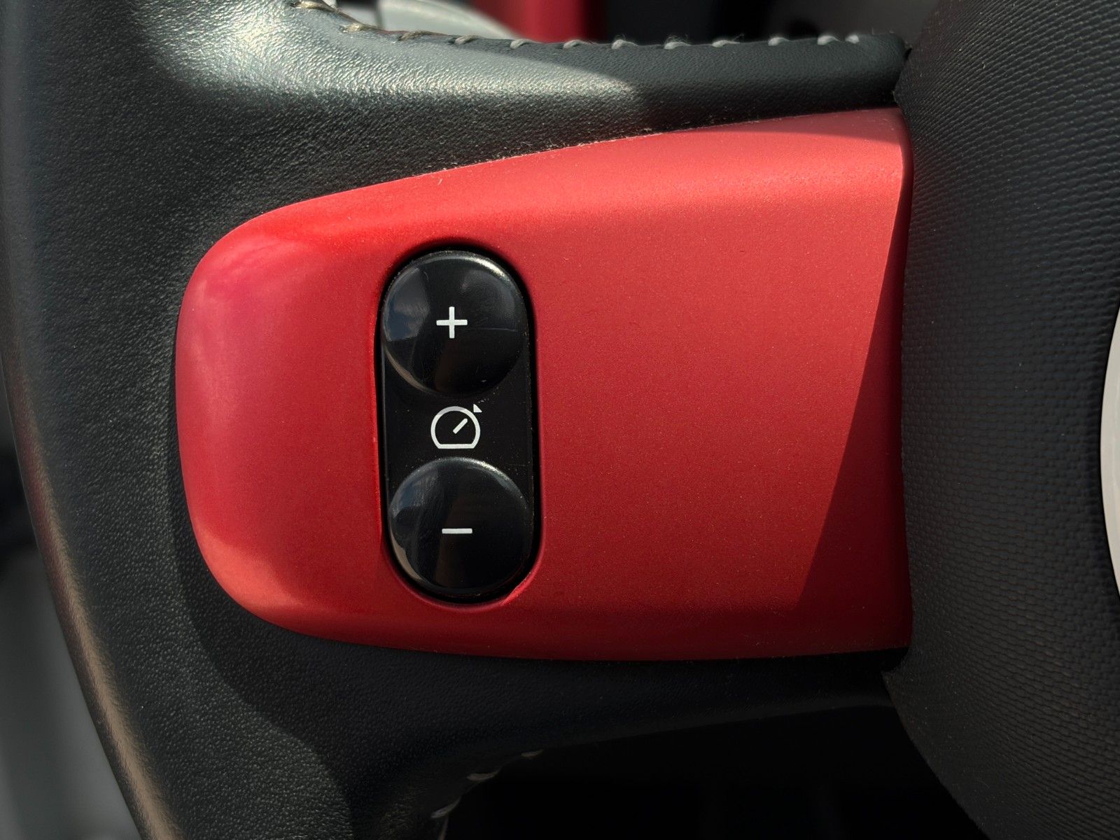 Fahrzeugabbildung Renault Twingo TCe 90 Intens Faltdach Temp. SHZ PDC BT