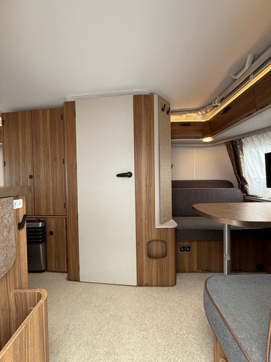 Fahrzeugabbildung HYMER / ERIBA / HYMERCAR Touring 530 - 1.Hand - Vollausstattung!