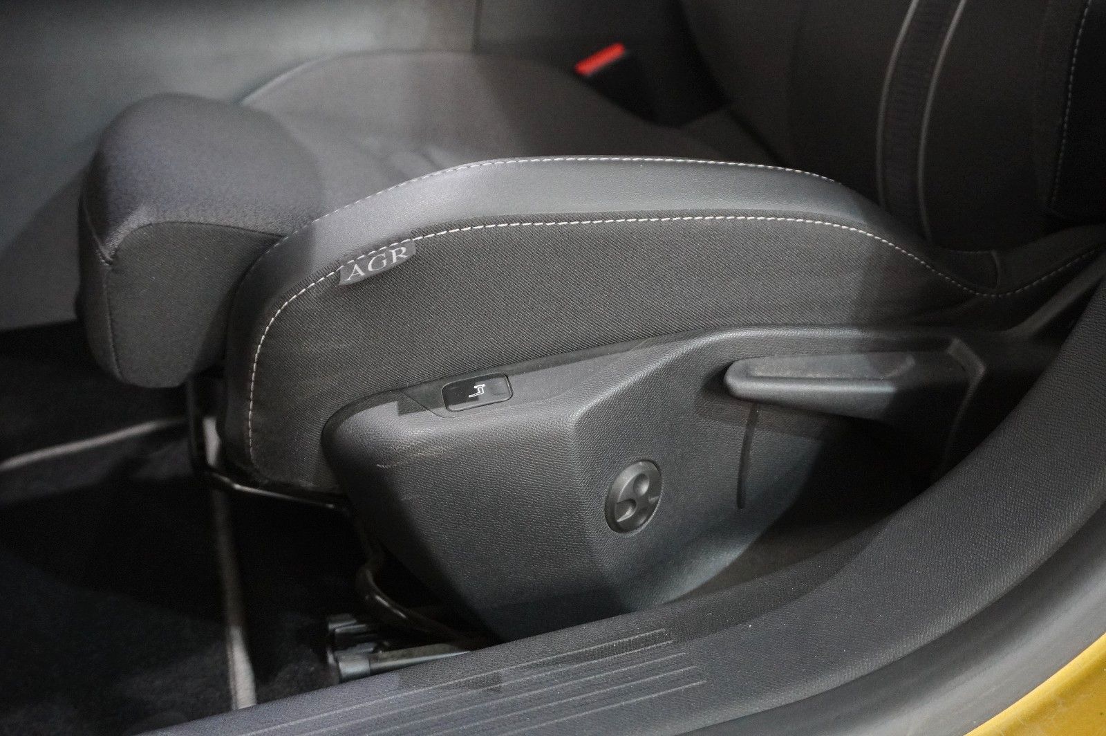 Fahrzeugabbildung Opel Astra L Lim. 1.6 HYBRID GS SPORT NAVI/360°/SPORT
