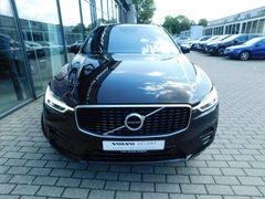 Fahrzeugabbildung Volvo XC60 B4 D AWD R-Design 'BLIS,Keyless'