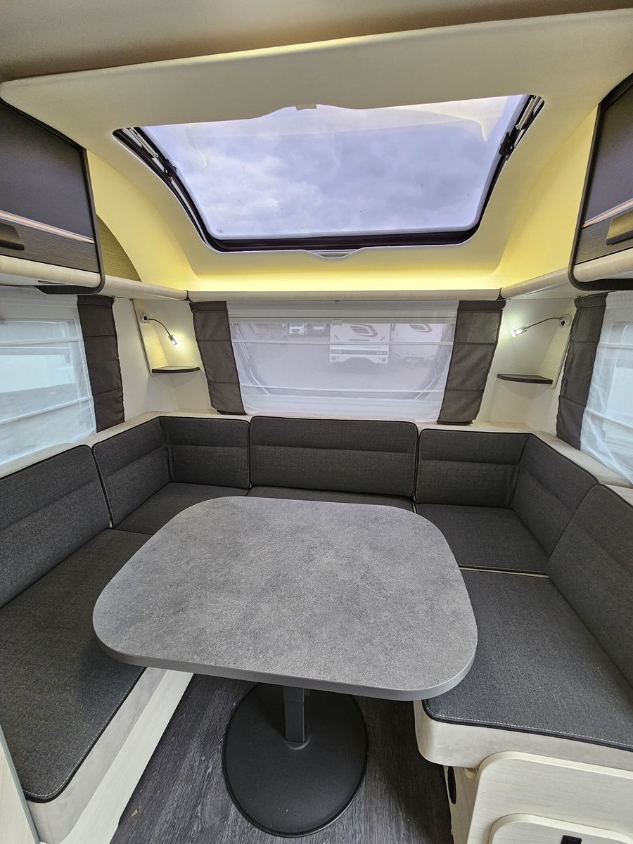 Fahrzeugabbildung Sterckeman Open Edition 522LJ 1800 kg; Truma C4, Trittstufe