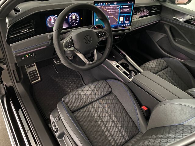 Passat Variant R-Line 2.0 TDI DSG 4Motion AHK+PA