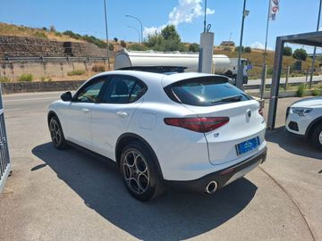 Alfa-Romeo Stelvio - 4