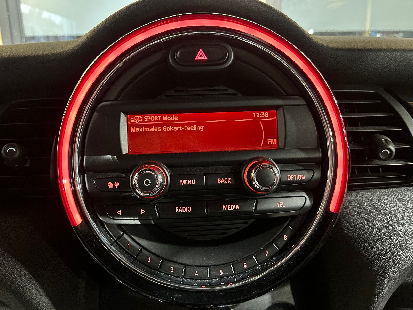 Fahrzeugabbildung MINI COOPER Mini 3-trg. /SHZ/KLIMA/BLUETOOTH/1.HAND