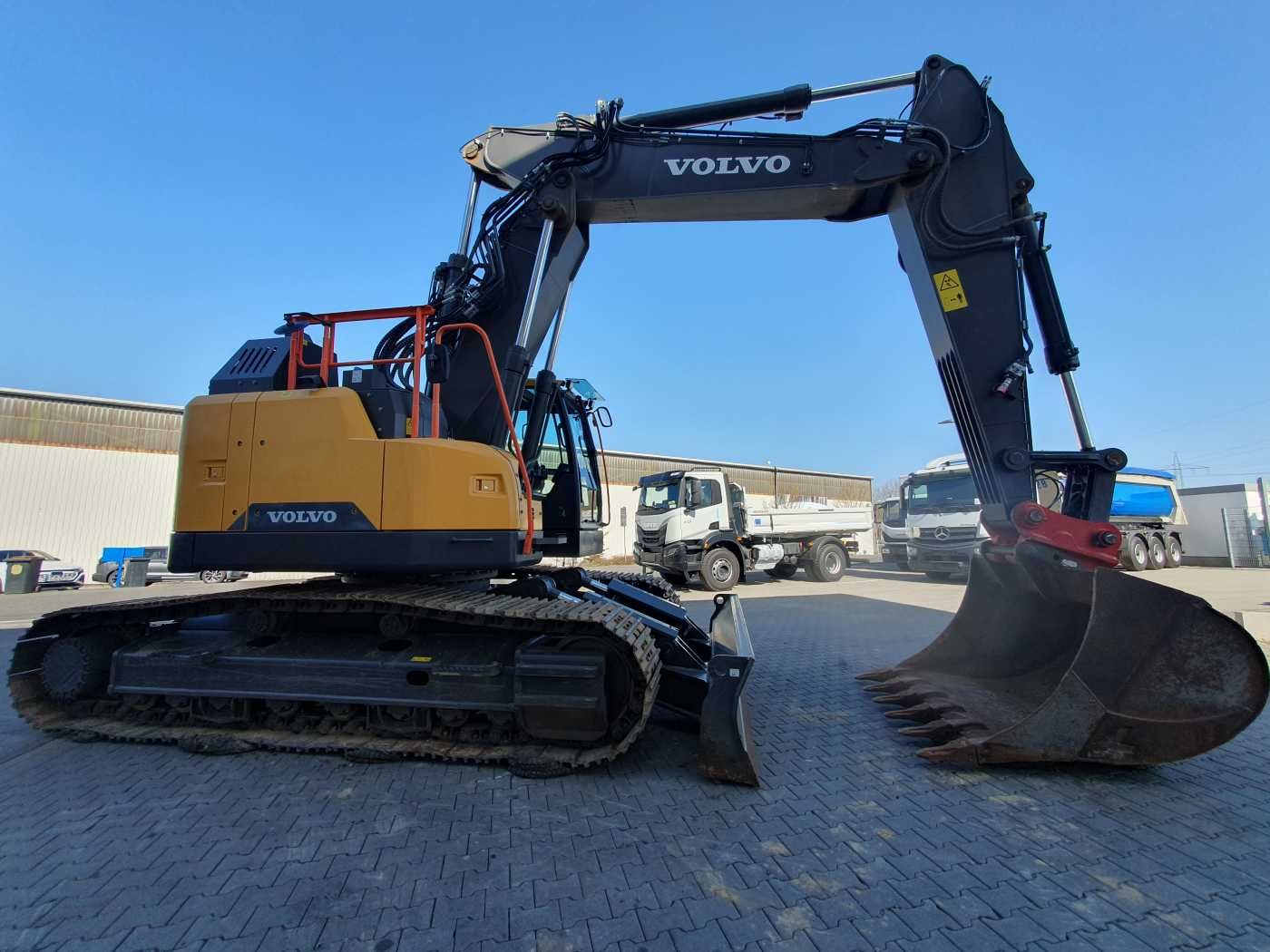 Fahrzeugabbildung Volvo ECR 355E NL / nur 534h! / HS25 / Schild / 1x TL