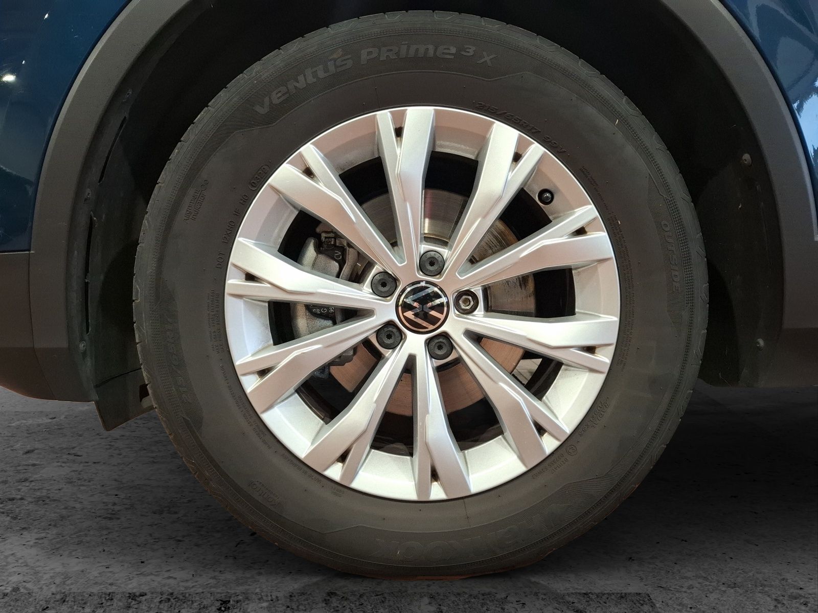 Fahrzeugabbildung Volkswagen Tiguan TSI DSG LED AHK Navi ACC PDC SH