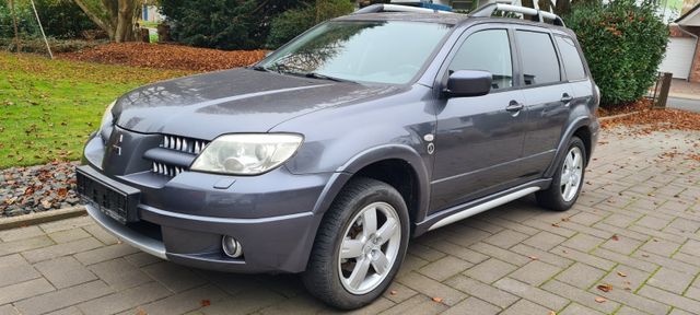 Mitsubishi Outlander 2.4 Dakar 4x4, Klima, AHK