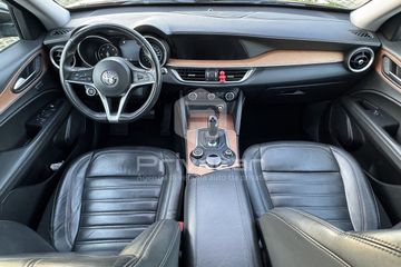 Alfa-Romeo Stelvio - 12