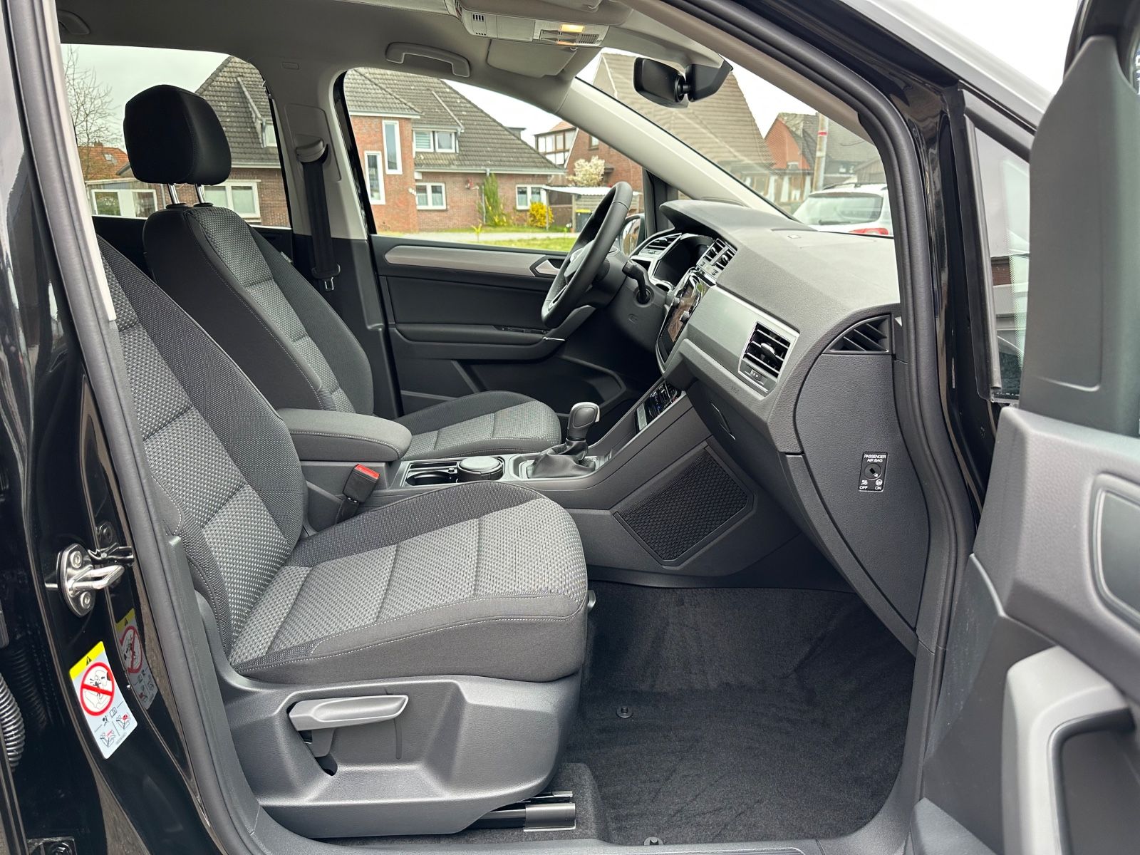 Fahrzeugabbildung Volkswagen Touran 1.5 TSI Comfortline DSG Navi/ACC/IQ/Shzg