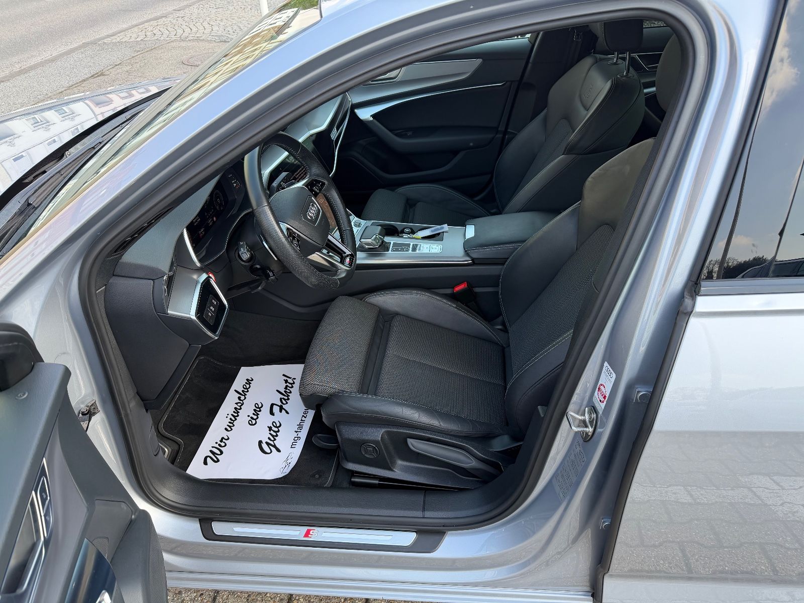Fahrzeugabbildung Audi A6 Lim. 50 TFSI e quattro sport S-LINE BLACK EDI