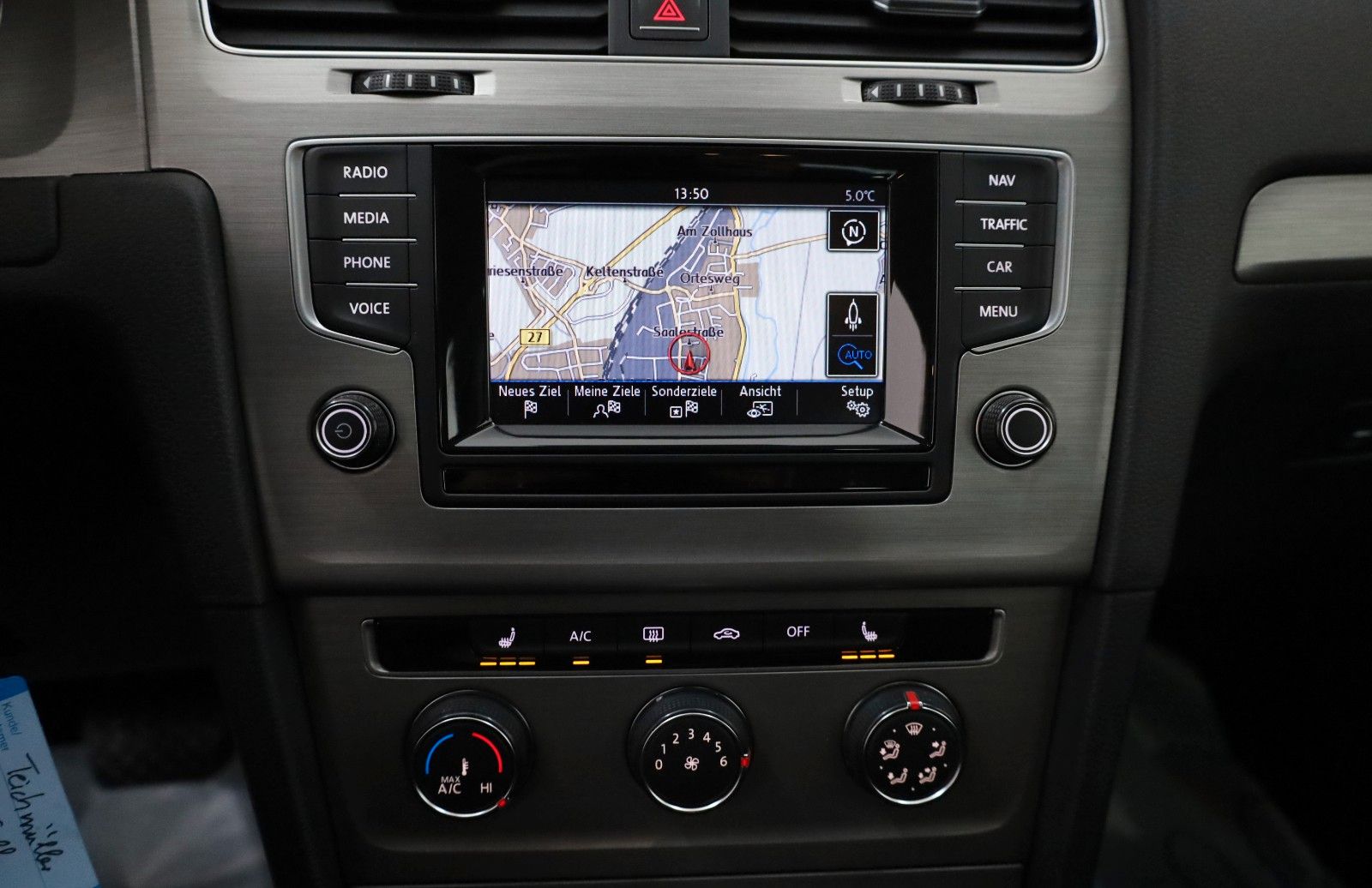 Fahrzeugabbildung Volkswagen Golf VII Variant Comfortline T.Leder,Navi,Xenon