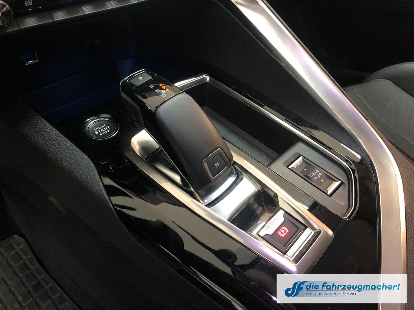 Fahrzeugabbildung Peugeot 3008 Allure Pack 1.5 BlueHDi Navi Digitales Cock