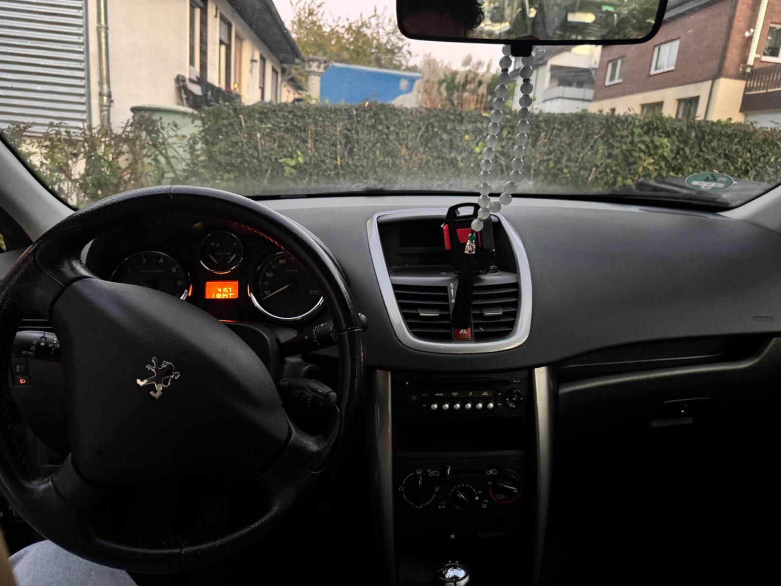Peugeot 207 2008 — photo 7