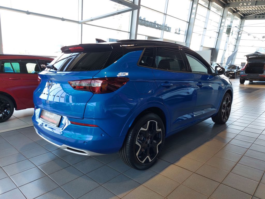 Fahrzeugabbildung Opel Grandland PIH 1.6 AT Ultimate+LED+Sitzheiz+Leder