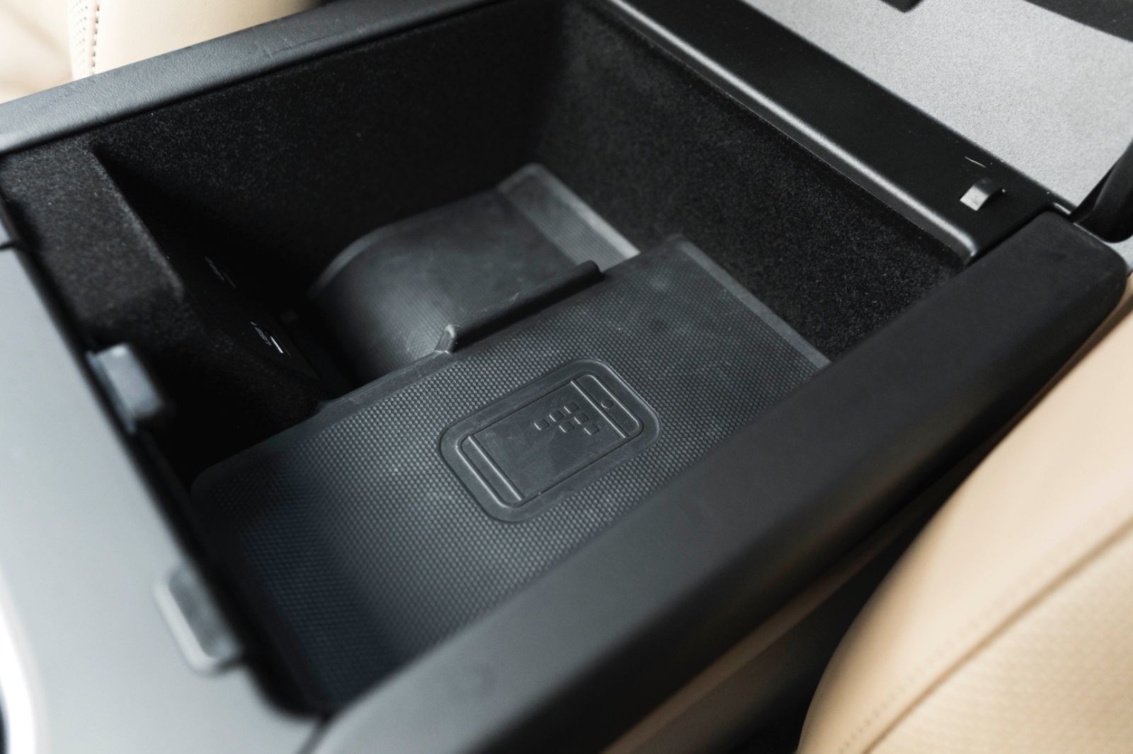 Fahrzeugabbildung Porsche Cayenne E-Hybrid SPORT-CHRONO BURMESTER 360° LED