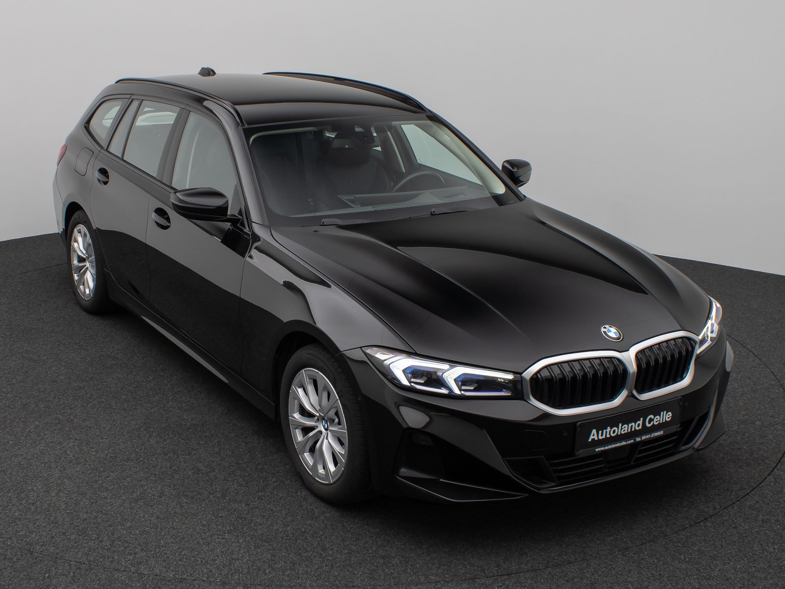 Fahrzeugabbildung BMW 320d Kamera DAB HUD Lenkradheizung Alarm Sport