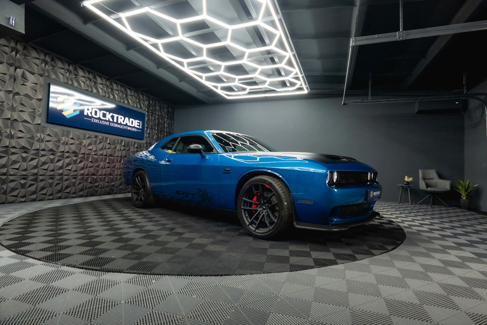 Fahrzeugabbildung Dodge Challenger 6.4 V8 SRT 392 R/T 1320 SCAT PACK