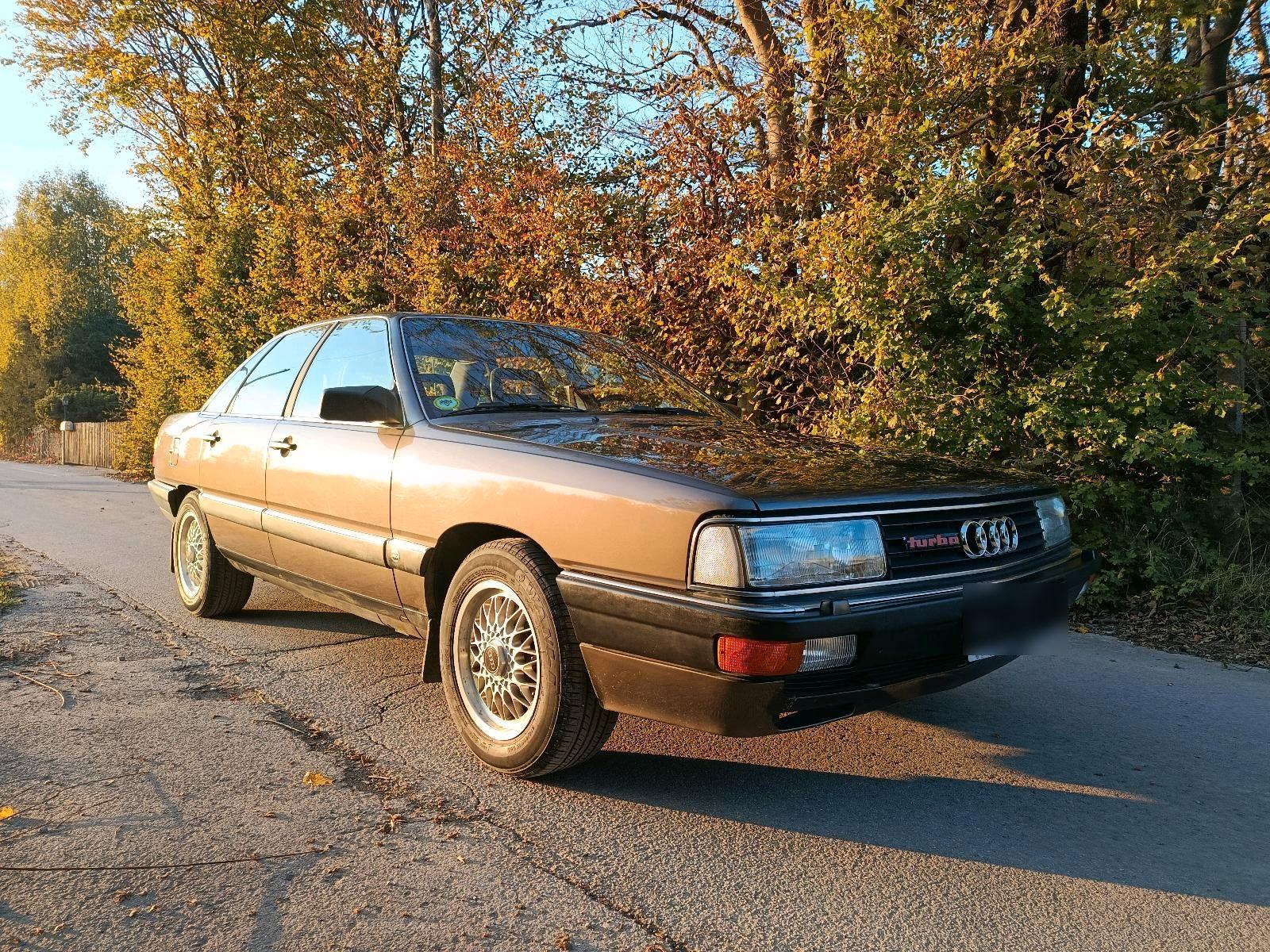 Audi 200