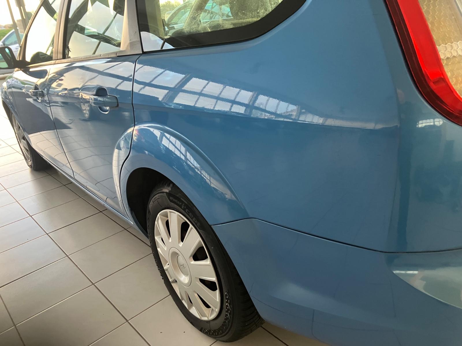 Ford Focus 2009 — photo 12